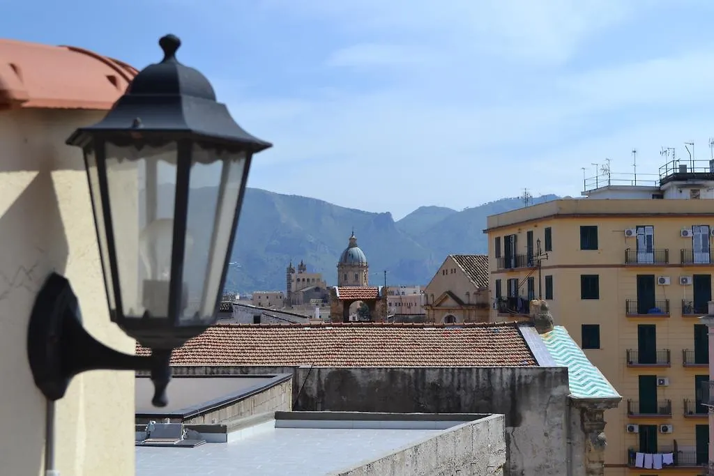 Semesterbostad La Terrazza Sul Mercato Storico Palermo
